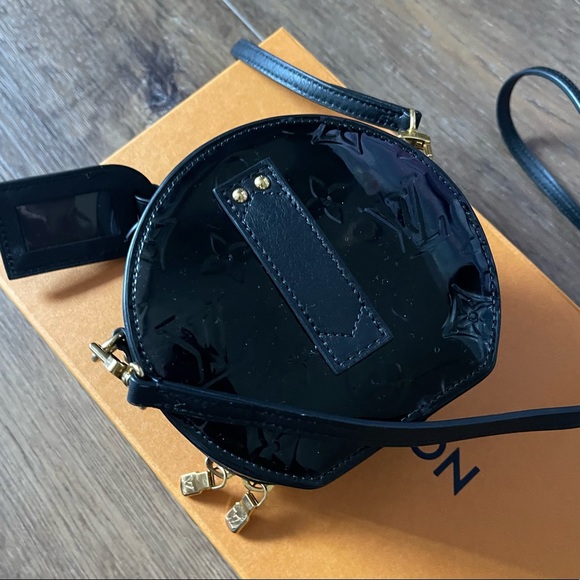 LOUIS VUITTON-AUTHENTIC Black Patent Leather Vernis Mini Boite Chapeau Handbag - Picture 15 of 16